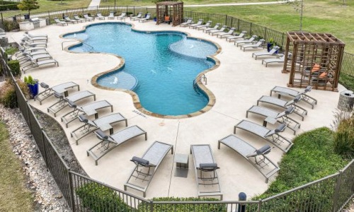 outdoor swimming pool